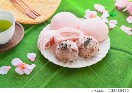 さくらまんじゅうと赤飯おはぎ さくらまんじゅうと赤飯おはぎ 138080430