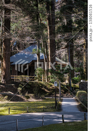 岩手県平泉中尊寺春光の中の経蔵 岩手県平泉中尊寺春光の中の経蔵 138081516