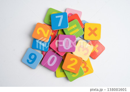 Number wood block cubes for learning Mathematic, education math. Number wood block cubes for learning Mathematic, education math. 138081601