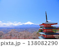 山梨県 新倉山浅間神社 忠霊塔 富士山と桜 2025 春 138082290