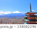 山梨県 新倉山浅間神社 忠霊塔 富士山と桜 2025 春 138082296