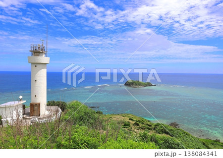 沖縄 石垣島 平久保崎灯台と大地離島 沖縄 石垣島 平久保崎灯台と大地離島 138084341