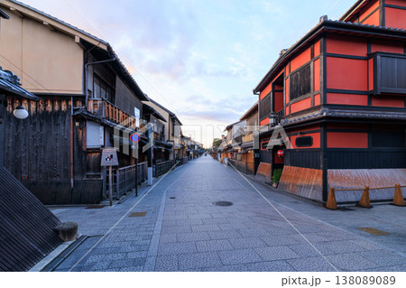 京都祇園の花見小路 (京都市東山区) 138089089
