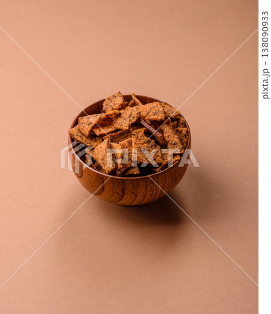 Croutons or crackers made from rye bread with garlic, salt, and spices. Croutons with salt Croutons or crackers made from rye bread with garlic, salt, and spices. Croutons with salt 138090933