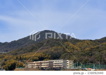 武田山と広島市立祇園中学校（広島市安佐南区） 138092840