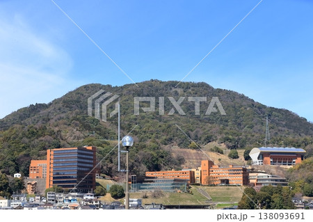 武田山と広島経済大学(広島市安佐南区) 武田山と広島経済大学(広島市安佐南区) 138093691