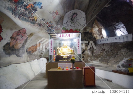 マレーシア　イポー　ペラトン洞窟寺院 138094115