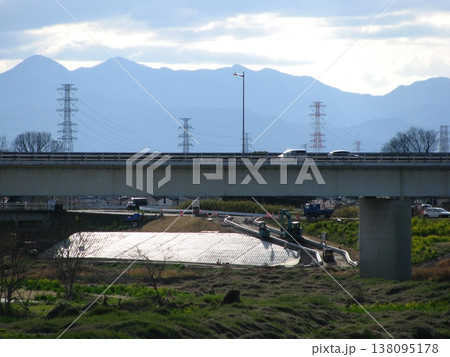 堤防舗装工事 小山川左岸(2022.3.20) 新明橋の東側 春が近づいた3月下旬 完成は間近です 堤防舗装工事 小山川左岸(2022.3.20) 新明橋の東側 春が近づいた3月下旬 完成は間近です 138095178