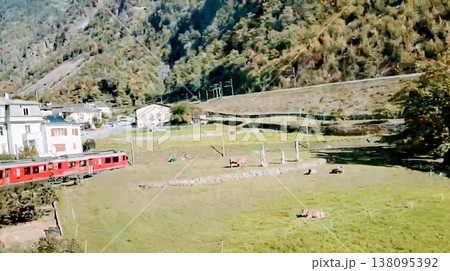 スイス鉄道ベルニナ急行からの景色 スイス鉄道ベルニナ急行からの景色 138095392