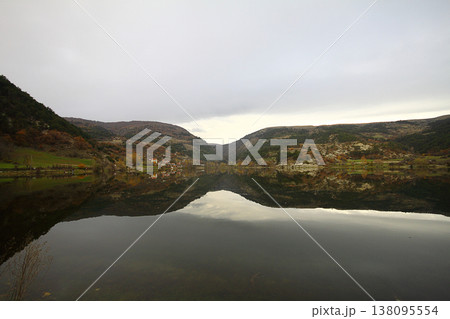 autumn on the lake 138095554