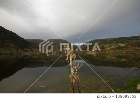 autumn on the lake 138095559