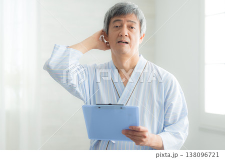 60代の人間ドックイメージ　 138096721