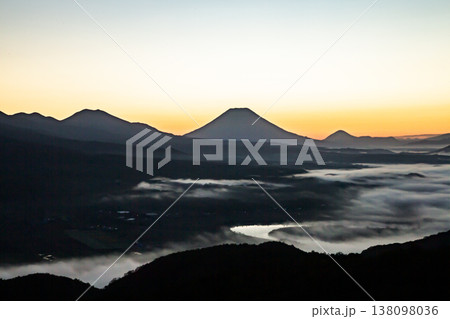 絶景朝焼けの羊蹄山 絶景朝焼けの羊蹄山 138098036