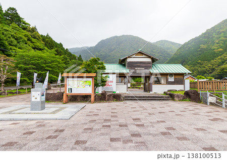 世界遺産　熊野古道　大門坂駐車場 138100513