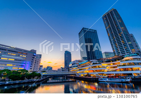トワイライトの横浜ベイクォーター トワイライトの横浜ベイクォーター 138100765