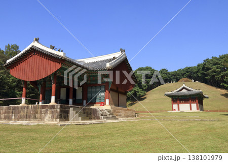 Donggureung in Guri-si, registered as a World Cultural Heritage site, is the tomb of a Joseon Dynasty King. Donggureung in Guri-si, registered as a World Cultural Heritage site, is the tomb of a Joseon Dynasty King. 138101979