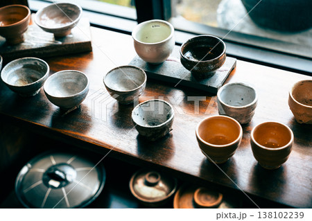 やきもの・茶碗・和食器のイメージ 信楽 やきもの・茶碗・和食器のイメージ 信楽 138102239