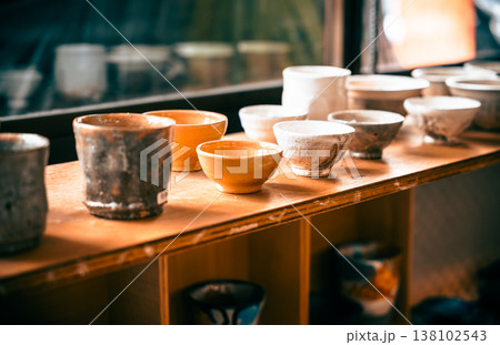やきもの・茶碗・和食器のイメージ 信楽 やきもの・茶碗・和食器のイメージ 信楽 138102543
