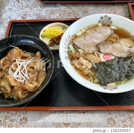 きんそばのラーメンセット 138103937