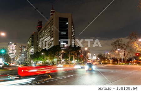 警視庁と国会議事堂の周辺の夜景 138109564
