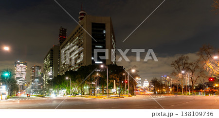 警視庁と国会議事堂の周辺の夜景 138109736