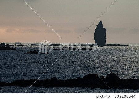 絶景積丹の夕日 138109944