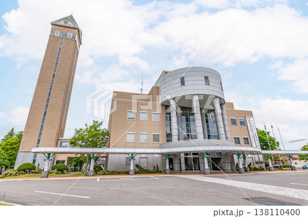 北海道上川郡美瑛町 日本有数の観光地を抱える美瑛町役場 北海道上川郡美瑛町 日本有数の観光地を抱える美瑛町役場 138110400