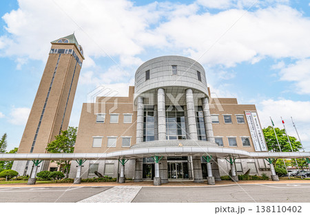 北海道上川郡美瑛町　日本有数の観光地を抱える美瑛町役場 138110402