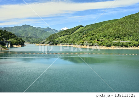 神奈川県相模原の宮ヶ瀬ダムの宮ヶ瀬湖 神奈川県相模原の宮ヶ瀬ダムの宮ヶ瀬湖 138113525