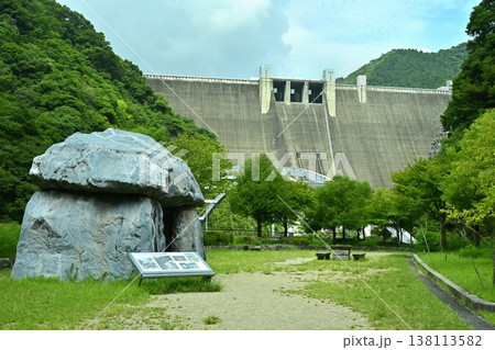 神奈川県相模原の宮ヶ瀬ダムと石小屋 138113582