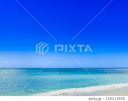 夏・海・ビーチのイメージ ハワイ 夏・海・ビーチのイメージ ハワイ 138113916