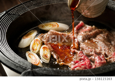 すき焼き(牛肉と長ネギ) すき焼き(牛肉と長ネギ) 138115163