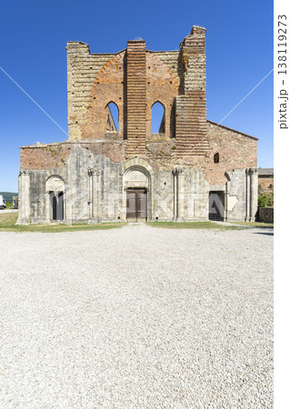 San Galgano abbey ruins in sunny Tuscany, Italy 138119273