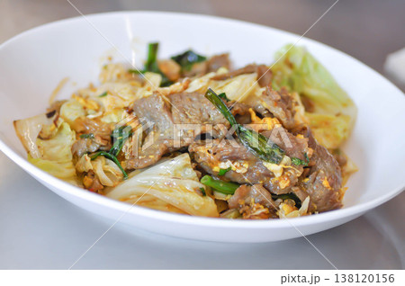 stir fried vegetable with beef and glass noodles 138120156