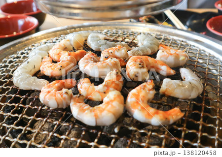 grilled shrimp , grilled prawn in the oven or Korean barbecue 138120458