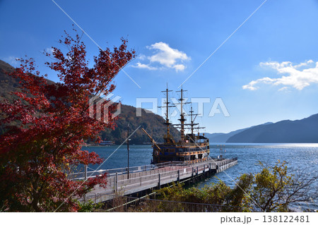 箱根・桃源台港と遊覧船 138122481