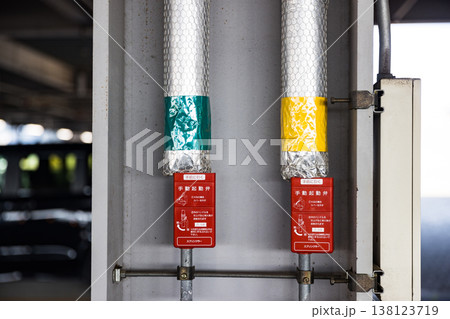 立体駐車場の泡消火設備　手動起動弁 138123719