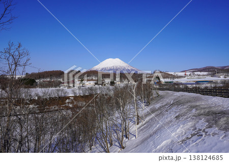 ニセコ町黒川地区羊蹄山ビューポイントから見る羊蹄山（2026年3月 138124685