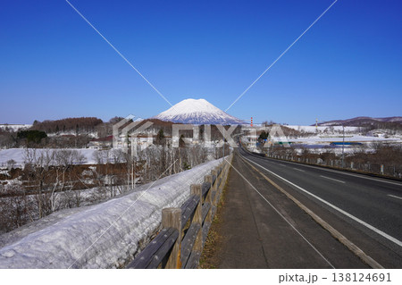 ニセコ町黒川地区羊蹄山ビューポイントから見る羊蹄山（2026年3月 138124691
