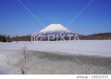 宮田ビューポイントパーキングから見る冬の羊蹄山(2026年3月 宮田ビューポイントパーキングから見る冬の羊蹄山(2026年3月 138125135