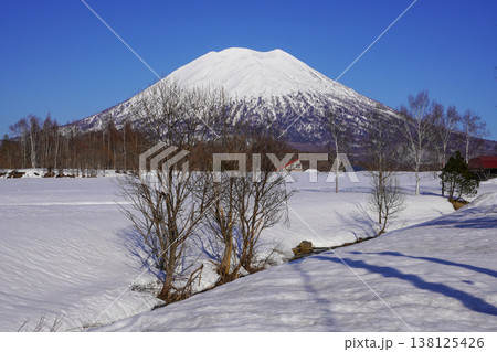 有島記念館付近から見る2026年3月の後方羊蹄山 有島記念館付近から見る2026年3月の後方羊蹄山 138125426