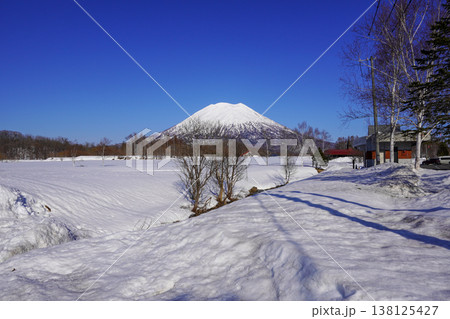 有島記念館付近から見る2026年3月の後方羊蹄山 有島記念館付近から見る2026年3月の後方羊蹄山 138125427