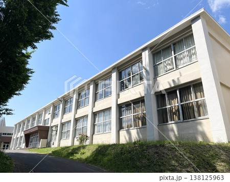 学校の校舎 学校の校舎 138125963