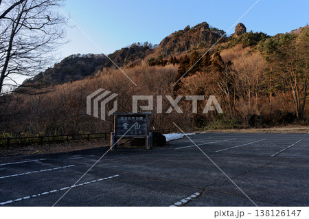 霊山の駐車場 138126147