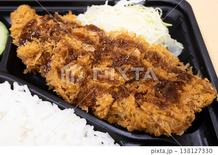 おいしいトンカツ弁当 おいしいトンカツ弁当 138127330
