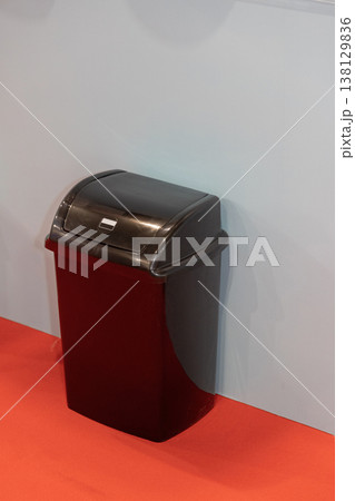 Swing Top Trash Bin 138129836