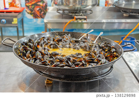 Steamed Mussels Seafood Stew 138129898