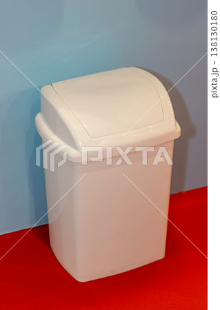 Trash Bin Swing Top 138130180