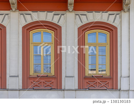 Arch Windows Building 138130183
