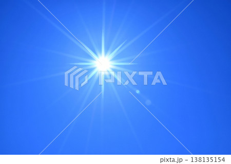 青空と太陽 直射日光 青空と太陽 直射日光 138135154